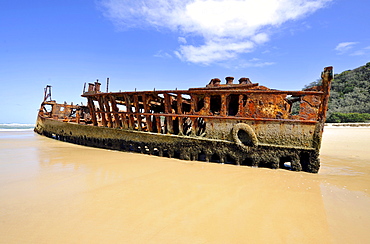 Wreck of the former luxury liner ss Maheno, Seventy-Five Mile Beach, UNESCO World Natural Heritage Site, Fraser Island, Great Sandy National Park, Queensland, Australia