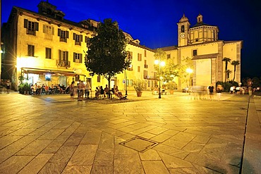 Promenade with pilgrimage church of Santa Pieta, Lago Maggiore lake, Cannobio, Piedmont, Italy, Europe