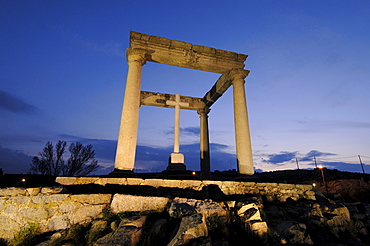 Los cuatro postes, The four poles, at dusk, Avila, Castilla-Leon, Spain, Europe