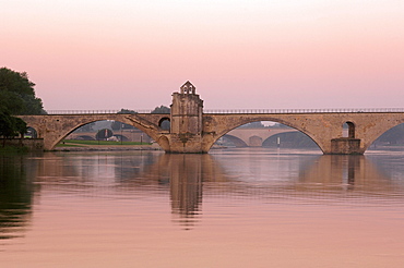 Saint Benezet bridge over Rhone river, Avignon, Vaucluse, Provence-Alpes-Cote d'Azur, Rhone valley, Provence, France, Europe