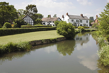 Eardisland village, with timber framed houses, part of The Black and White Village Trail, Herefordshire, England, United Kingdom, Europe