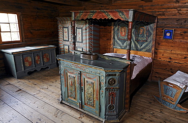 Sleeping chamber with a painted four-poster-bed from 1850, Fuessinger House from Siebratsreute, Wolfegg Farmhouse Museum, Allgaeu, Upper Swabia, Baden-Wuerttemberg, Germany, Europe