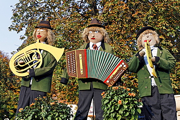 Three Musicians, stuffed dolls in traditional Salzburg costume, Bauernherbst Harvest Festival, Michaelbeuren, Flachgau, Salzburg, Salzburg, Austria, Europe