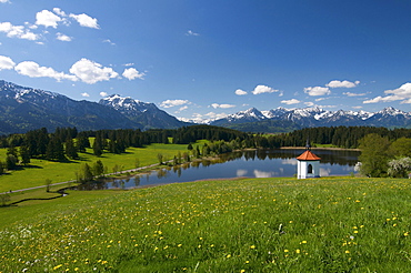 Hergratsrieder Lake, Ostallgaeu, Allgaeu, Bavaria, Germany, Europe