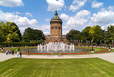 Water tower, landmark of the city, 1889, 60 m high, diameter of 19 m, used as water reservoir until 2000, Mannheim, Baden-Wuerttemberg, Germany, Europe