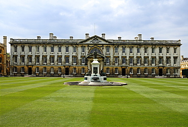 King's College with courtyard, King's Parade, Cambridge, Cambridgeshire, England, United Kingdom, Europe