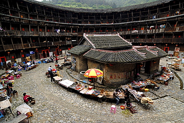 Roundhouse, Chinese: Tulou, with ancestral temple, adobe round house of the Hakka minority, Ta Xia de Yuan Building, Hukeng, Fujian, China, Asia