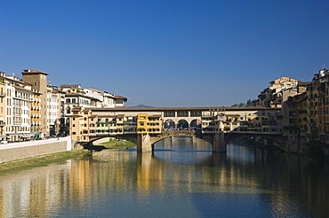 Ponte Vecchio bridge, Arno River, Florence, Tuscany, Italy, Europe