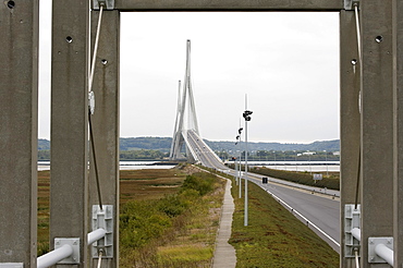 Pont du Normandie, bridge at the mouth of the Seine River near Le Havre, architect Michel Virlogeux, cable-stayed bridge with the largest span in Europe of 856 m, France, Europe