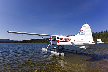 Taxiing, legendary de Havilland Canada DHC-2 Beaver, float plane, bush plane, Caribou Lakes, upper Liard River, Yukon Territory, Canada