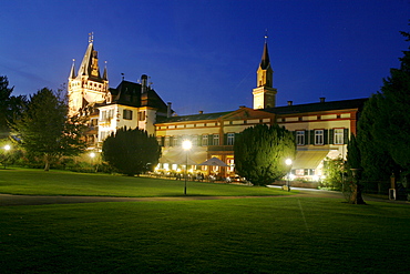 Weinheimer Castle at dusk, Weinheim, Zweiburgenstadt, Two-Castle city on the Bergstrasse, Baden-Wuerttemberg, Germany, Europe