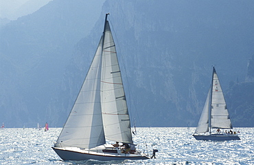 Sailboats near Torbole, sailing, sailing yacht, Lake Garda, Italy, Europe