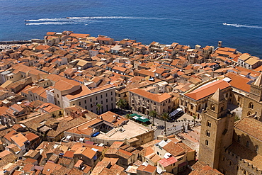 View from the Rocca di Cefalo on the old town of Cefalo, Normannendom cathedral, Cefalu, Palermo Province, Sicily, Italy, Europe