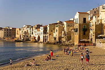 Beach, historic town centre, Cefalu, Province of Palermo, Sicily, Italy, Europe