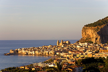 Medieval historic town centre by the sea, Rocca de Cefalu, Cefalu, Province of Palermo, Sicily, Italy, Europe