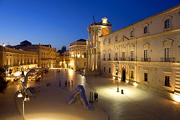 Piazza Duomo square, cathedral on Ortigia island, the old town of Syracuse, Sicily, Italy, Europe