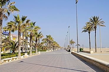 Paseo Maritimo, sea front, beach, promenade, Playa de las Arenas, Platja de El Cabanyal, Valencia, Spain, Europe