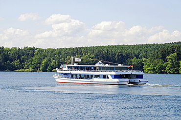 Excursion boat, ship, Moehnesee lake, Moehne, reservoir, dam, North Rhine-Westphalia, Germany, Europe