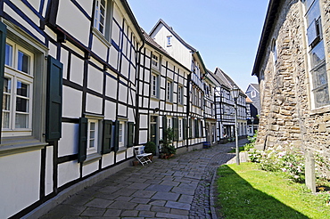 Church of St. George, half-timbered houses, historic town, Hattingen, North Rhine-Westphalia, Germany, Europe