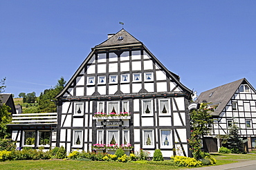 Half-timbered house, Assinghausen, village, Olsberg, Sauerland region, North Rhine-Westphalia, Germany, Europe