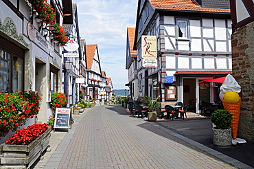 Shopping street, restaurants, half-timbered houses, Waldeck, Hesse, Germany, Europe