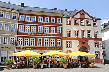 Street cafe, restaurant, Domplatz cathedral square, tourist information, Wetzlar, Hesse, Germany, Europe