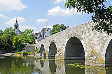 Alte Lahnbruecke bridge over the river Lahn, Hospitalkirche church, historic centre, Wetzlar, Hesse, Germany, Europe