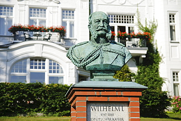 Bust of Kaiser Wilhelm I in front of the Villa Staudt, seaside resort Heringsdorf, Usedom Island, Mecklenburg-Western Pomerania, Germany, Europe