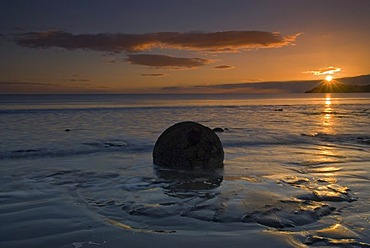 Moeraki Boulders at sunrise, New Zealand