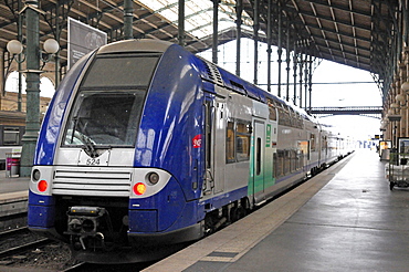 Local train, Gare du Nord, North station, Paris, France, Europe