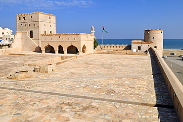 Historic adobe fortification As Suwayq Fort or Castle, Batinah Region, Sultanate of Oman, Arabia, Middle East