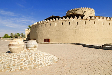 Historic Fort Hili Tower, Al Ain Oasis, Emirate of Abu Dhabi, United Arab Emirates, Arabia, Middle East