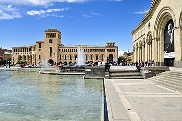 Republic Square with State History Museum, downtown Yerevan, Jerewan, Armenia, Asia