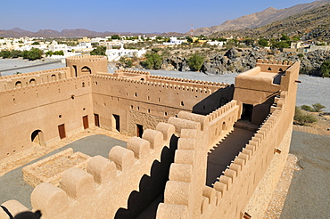 Historic adobe fortification Al Awabi Fort or Castle, Hajar al Gharbi Mountains, Batinah Region, Sultanate of Oman, Arabia, Middle East