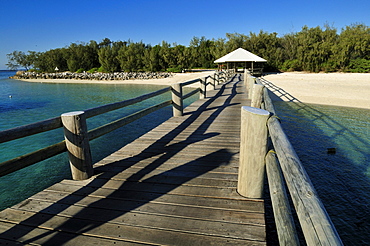 Boat jetty on Heron Island, Capricornia Cays National Park, Great Barrier Reef, Queensland, Australia