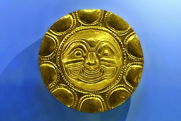 Pre-Columbian goldwork collection, solar disk, Gold Museum, Museo del Oro, Bogota, Colombia, South America