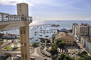 View of the lower city Cidade Baixa and lift Elevador Lacerda, Salvador, Bahia, UNESCO World Heritage Site, Brazil, South America