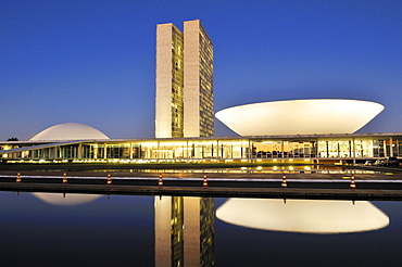 Congresso Nacional Congress building in the evening light, architect Oscar Niemeyer, Brasilia, Distrito Federal state, Brazil, South America