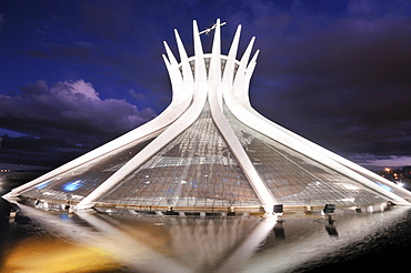 Cathedral Catedral da Nossa Senhora Aparecida at night, architect Oscar Niemeyer, Brasilia, Distrito Federal state, Brazil, South America