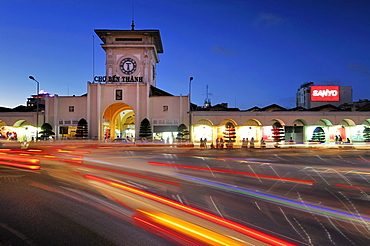 Ben Thanh Market, Cho Ben Than at night with car traffic, Ho Chi Minh City, Saigon, Vietnam, Southeast Asia