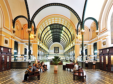 Serice hall in the main post office, Ho Chi Minh City, Saigon, Vietnam, Southeast Asia