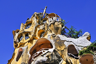 Bizarre building of the Crazy House Hotel, Hang Nga Guesthouse, Dalat, Central Highlands, Vietnam, Asia