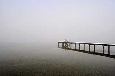 Jetty at Buchscharner Seewirt Inn at Lake Starnberg near Muensing, Upper Bavaria, Bavaria, Germany