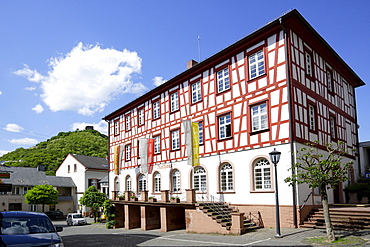 Town hall in Lorch, Nollig castle ruins, Hesse, Germany, Europe