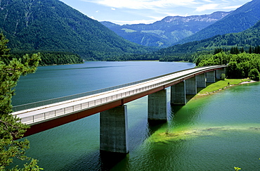 Sylvensteinbruecke bridge, Sylvenstein Stausee reservoir, Isartal Isar valley, Isar river, Upper Bavaria, Bavaria, Germany, Europe