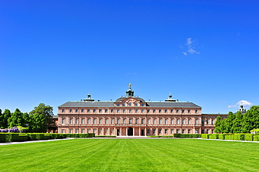 Palace garden of Schloss Rastatt castle, Rastatt, Schwarzwald, Baden-Wuerttemberg, Deutschland, Europa