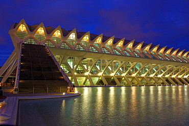 Principe Felipe museum of sciences at dusk, City of Arts and Sciences, Comunidad Valenciana, Valencia, Spain, Europe