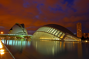 Palace of Arts Reina Sofia and L'Hemisferic at dusk, by S. Calatrava, City of Arts and Sciences, Comunidad Valenciana, Valencia, Spain, Europe