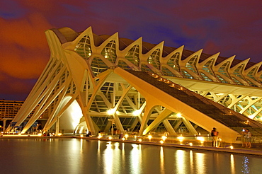 Principe Felipe museum of sciences at dusk, by S. Calatrava, City of Arts and Sciences, Comunidad Valenciana, Valencia, Spain, Europe