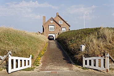 Holiday cottage in the dunes, open gate, Bergen aan Zee, Netherlands North Sea Coast, Holland, Netherlands, Europe